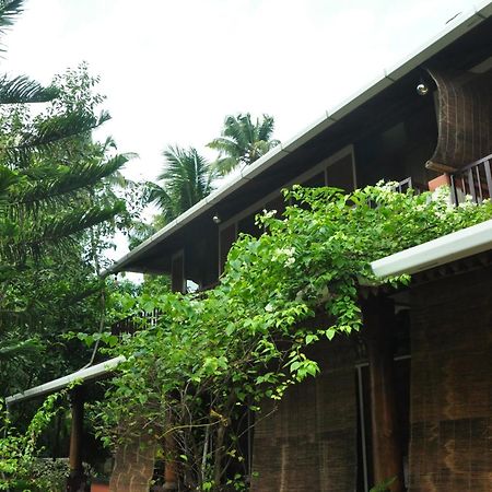Ambadi'S Villa -Lake View Resort Pallipuram 외부 사진