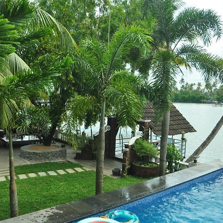 Ambadi'S Villa -Lake View Resort Pallipuram 외부 사진