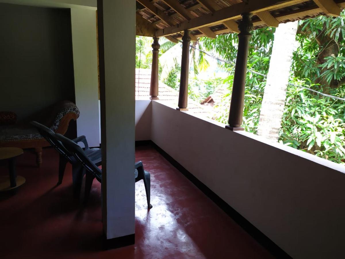 Ambadi'S Villa -Lake View Resort Pallipuram 외부 사진