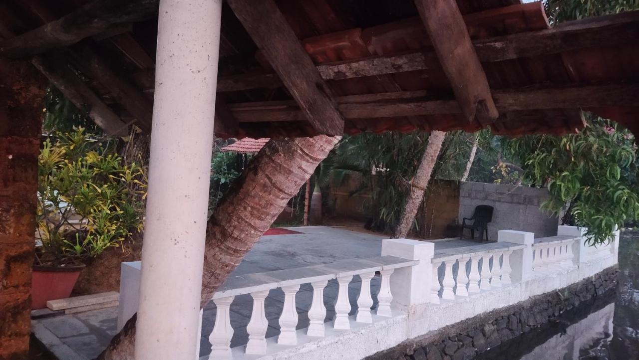 Ambadi'S Villa -Lake View Resort Pallipuram 외부 사진