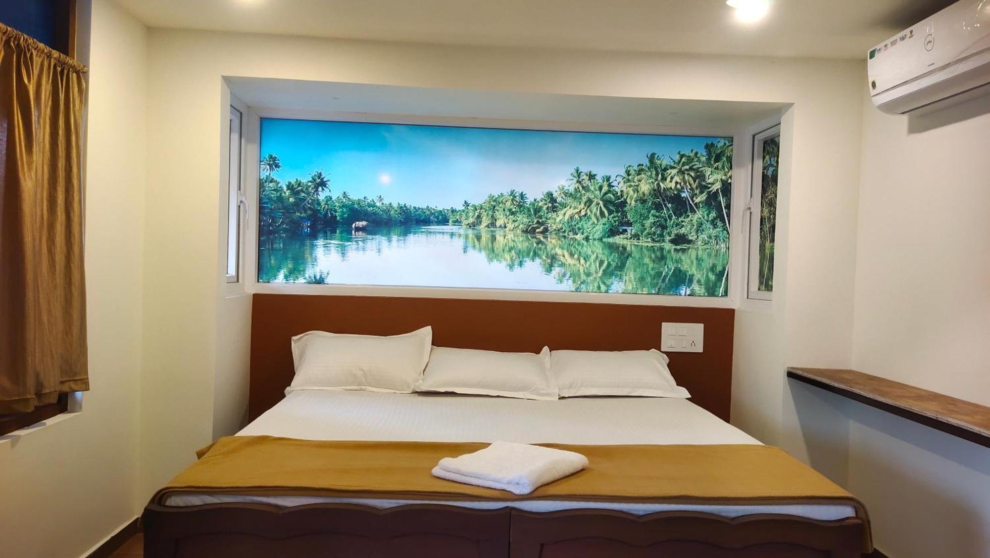 Ambadi'S Villa -Lake View Resort Pallipuram 외부 사진