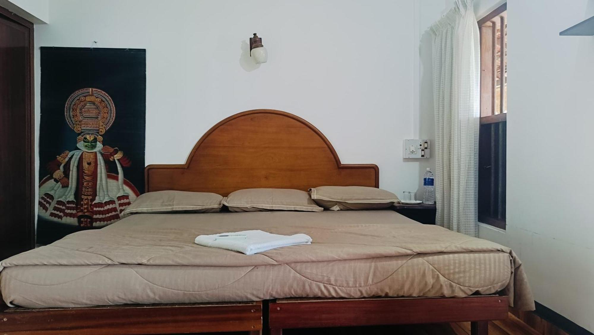 Ambadi'S Villa -Lake View Resort Pallipuram 외부 사진