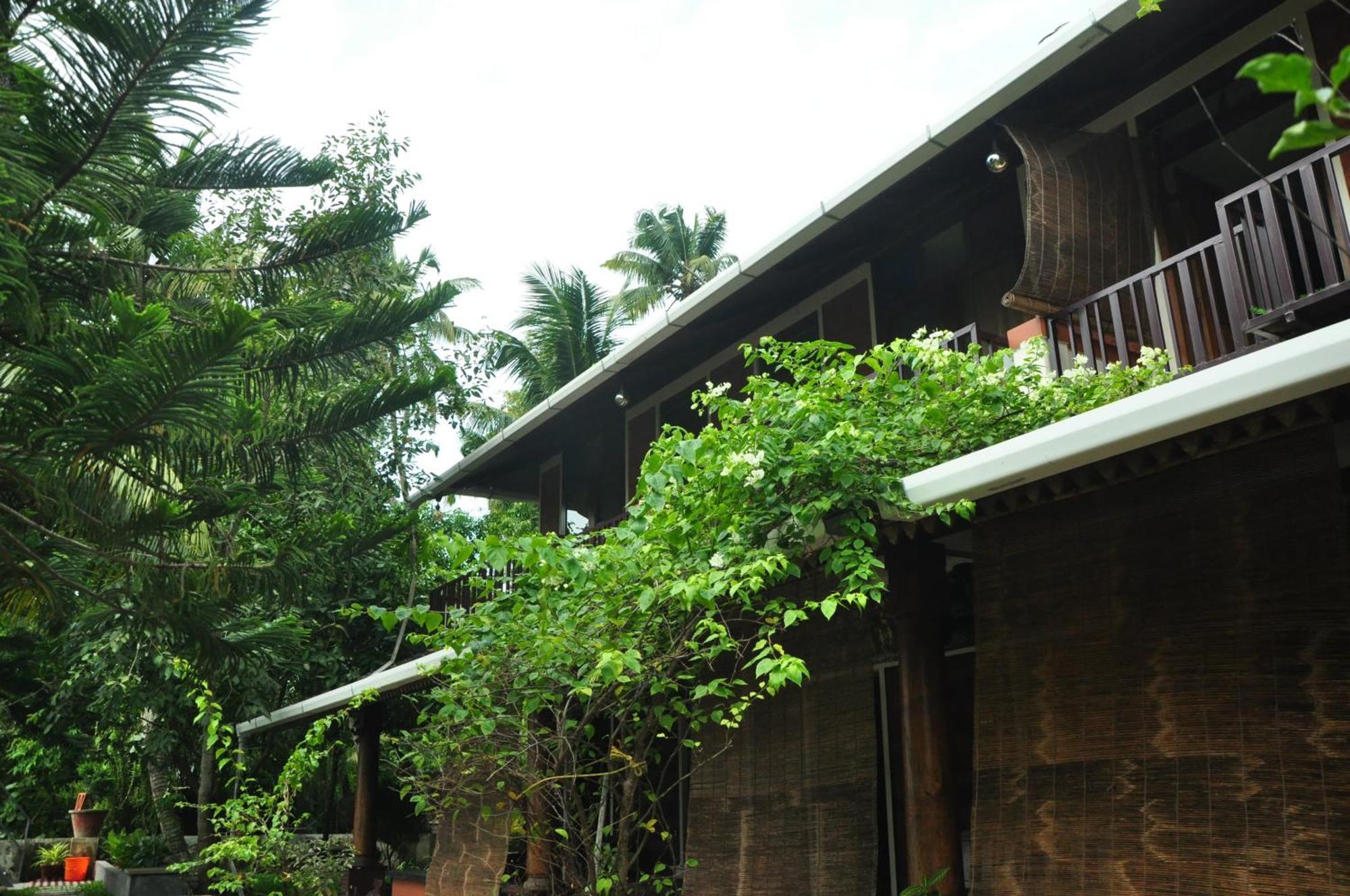Ambadi'S Villa -Lake View Resort Pallipuram 외부 사진