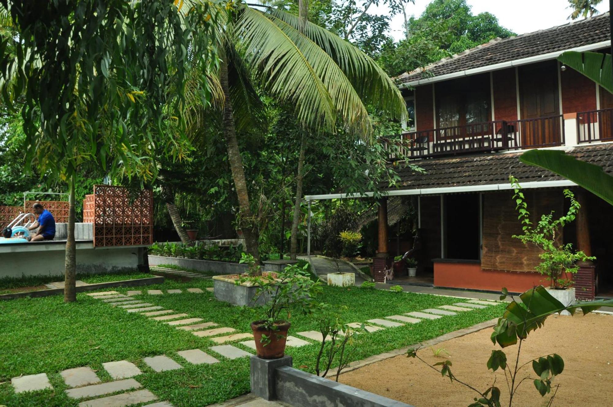 Ambadi'S Villa -Lake View Resort Pallipuram 외부 사진